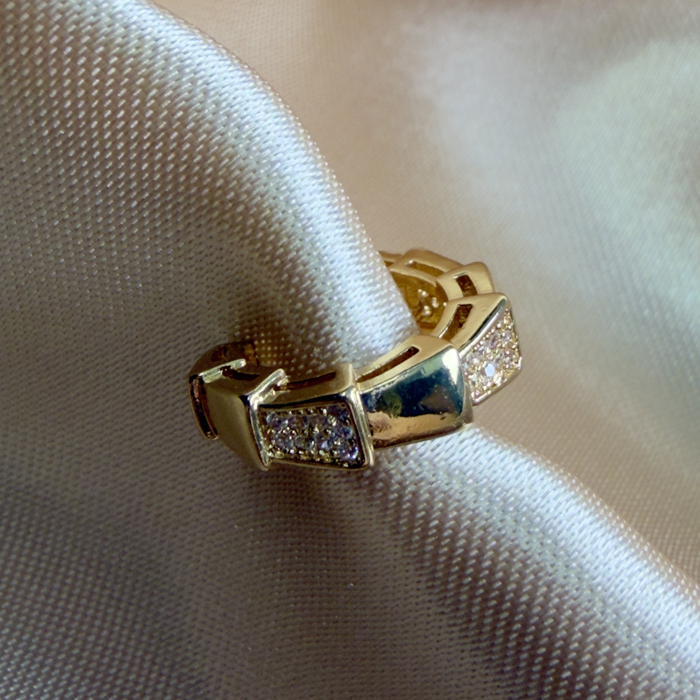 Piercing Fake Square Dourado