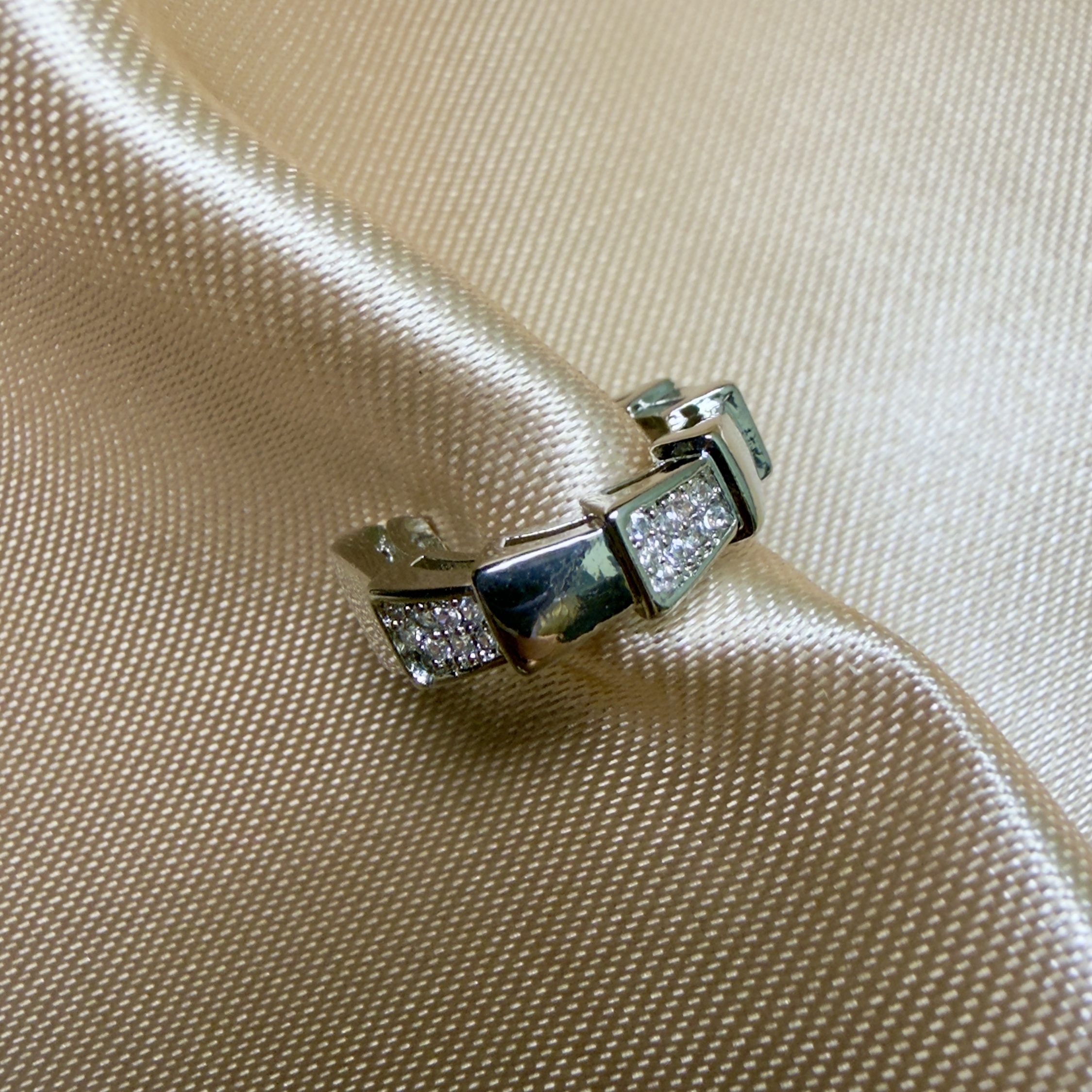 Piercing Fake Square Prata
